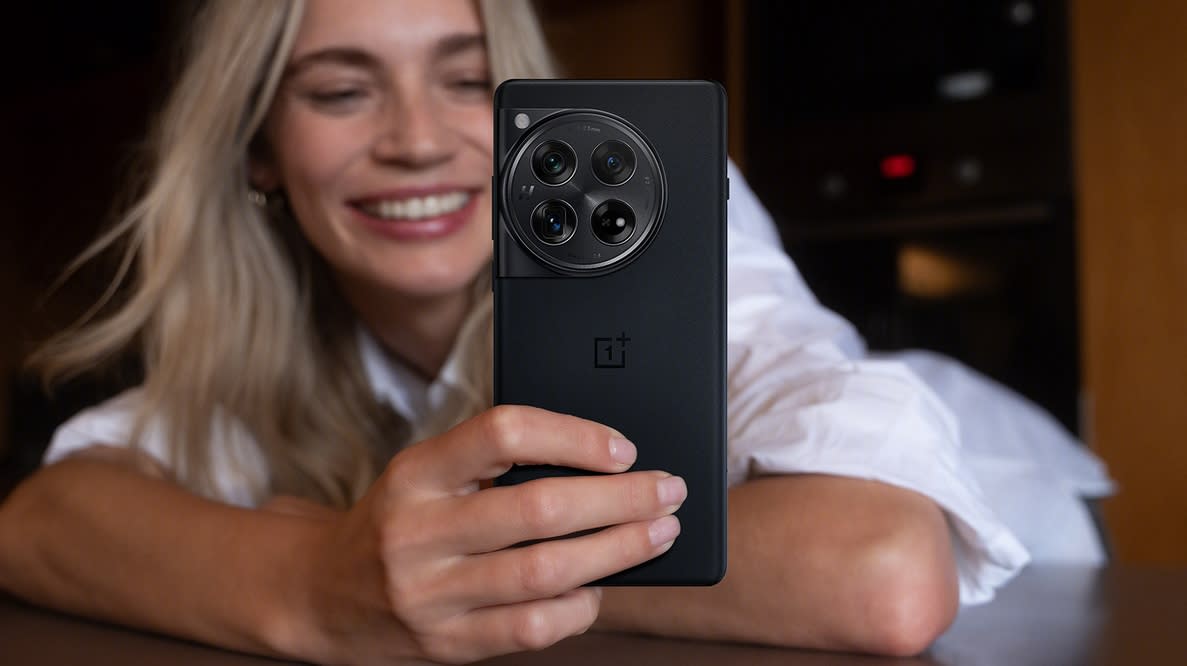  The OnePlus 12 in black. 