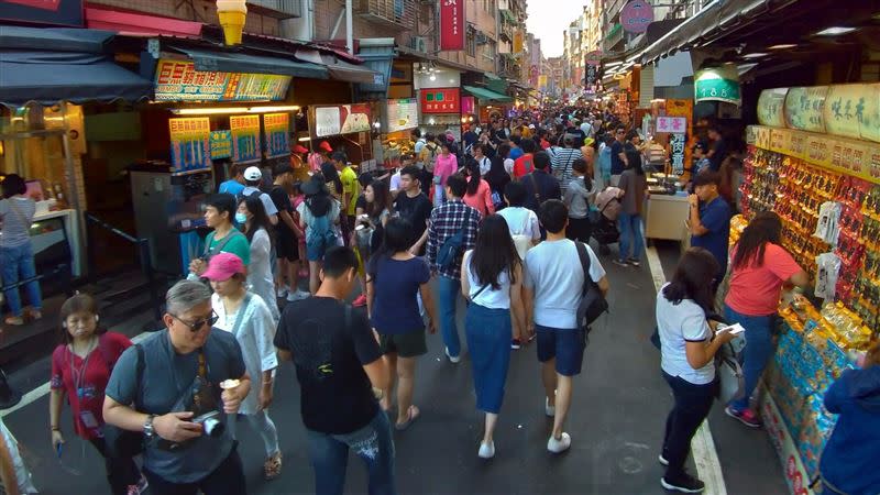 每到假日，淡水總是吸引滿滿人潮。（圖／資料照）