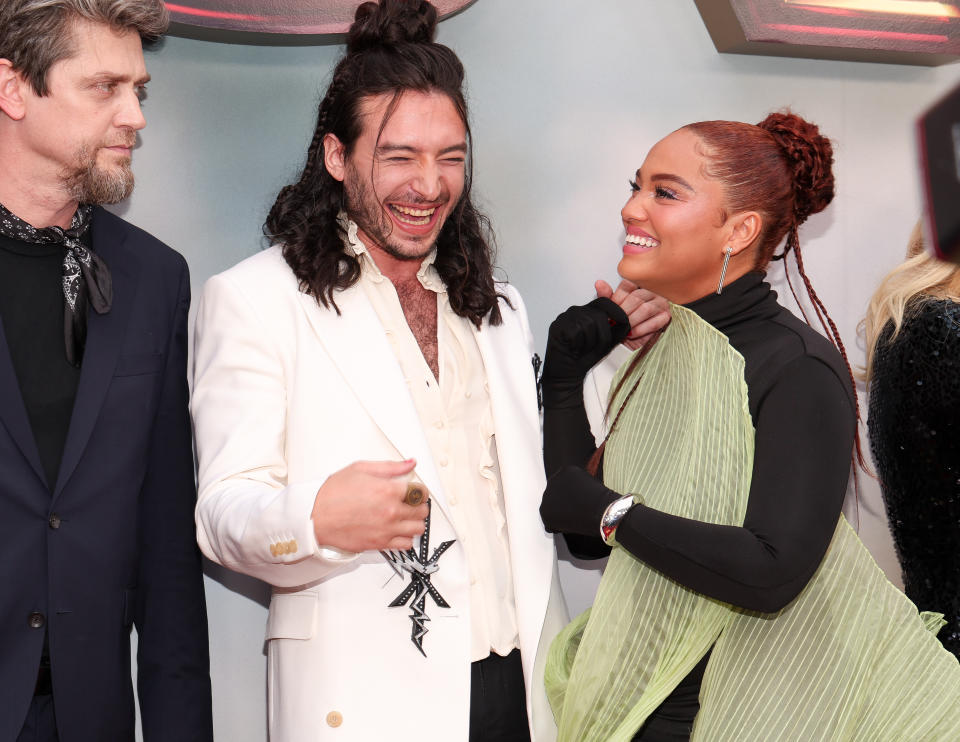 Andrés Muschietti, Ezra Miller y Kiersey Clemons. (Photo by Christopher Polk/Variety via Getty Images)