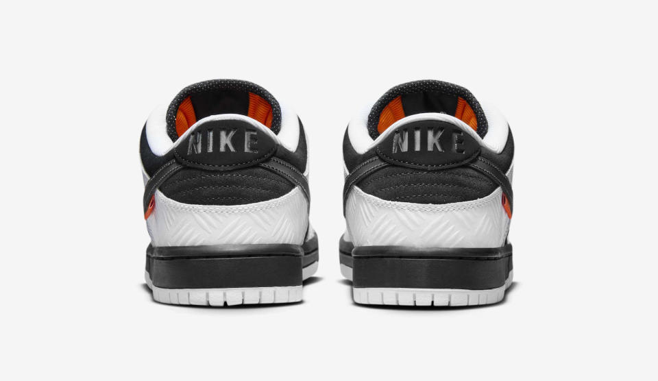 Tightbooth Nike SB Dunk Low 