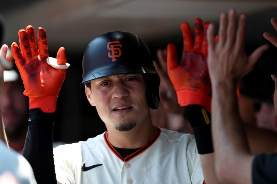 ASTROS-GIGANTES (AP)