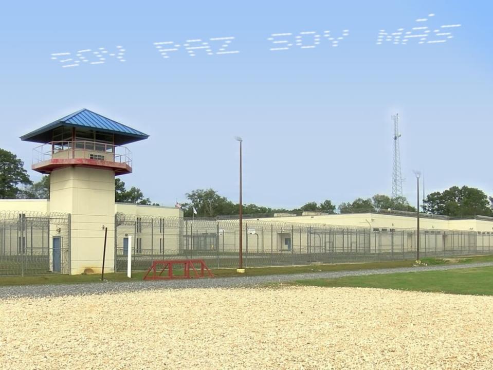 <div class="inline-image__caption"><p>SOY PAZ SOY MAS / Maria Gaspar / Coastal Bend Detention Center, TX</p></div> <div class="inline-image__credit">In Plain SightCaptured via artist Nancy Baker Cahill’s 4th Wall app</div>