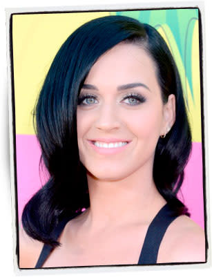Las pestañas de Katy Perry lucen más tupidas gracias al delineador líquido. - Foto: Jeff Kravitz | Wireimage