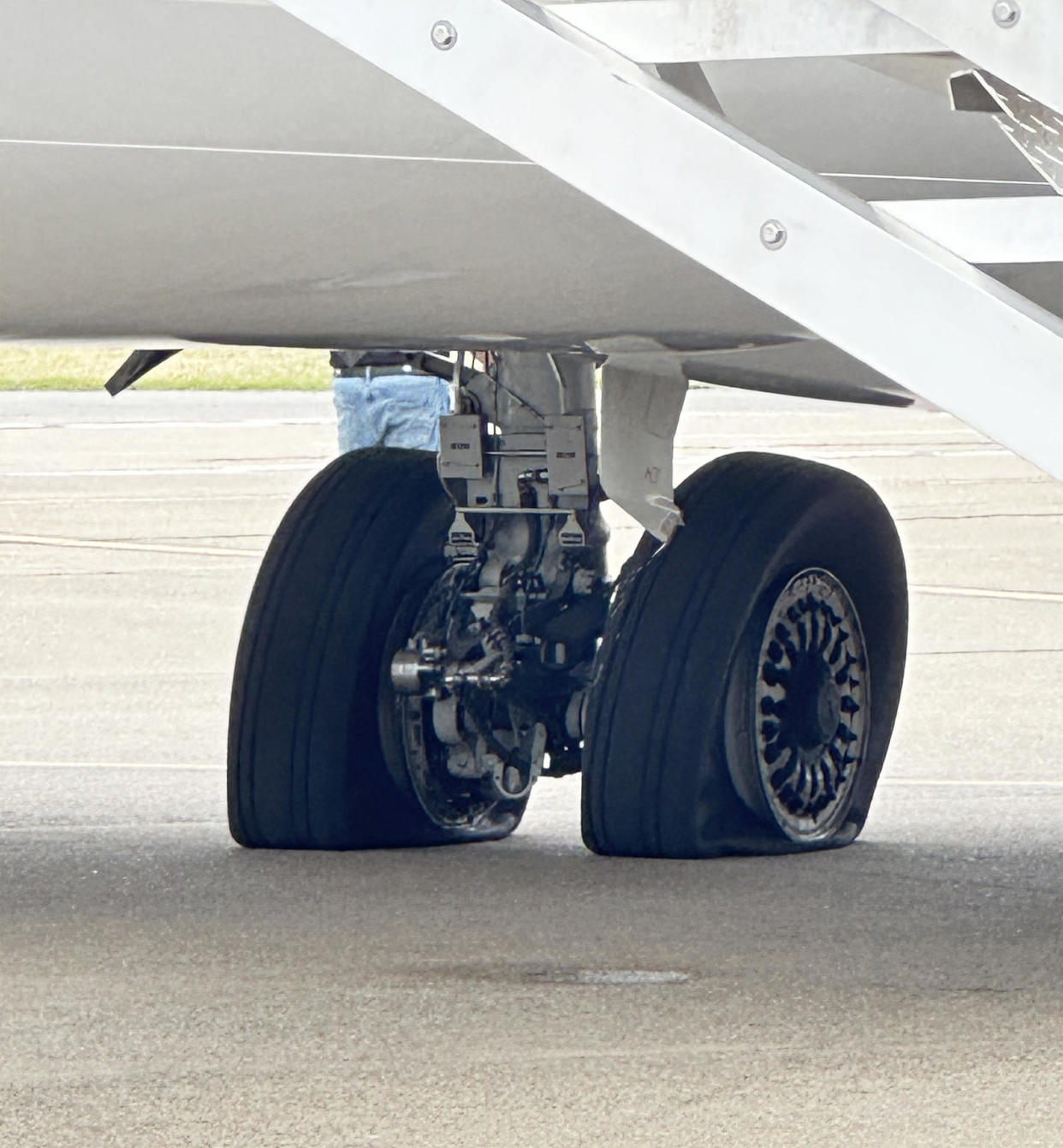 alaska airlines tire damage aborted flight (Kyle Forrester via X.com)