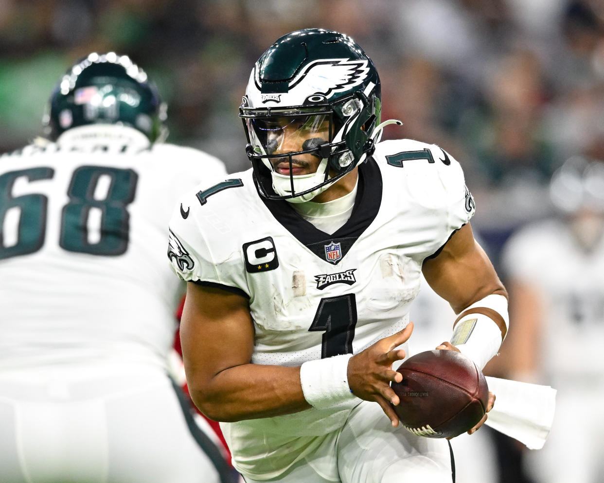 Jalen Hurts and the Eagles are 8-1, but can they avoid a second straight loss in NFL Week 11? (Maria Lysaker-USA TODAY Sports)