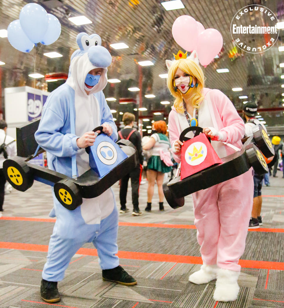 Light Blue Yoshi and Cat Peach from <em>Mario Kart</em> cosplayers