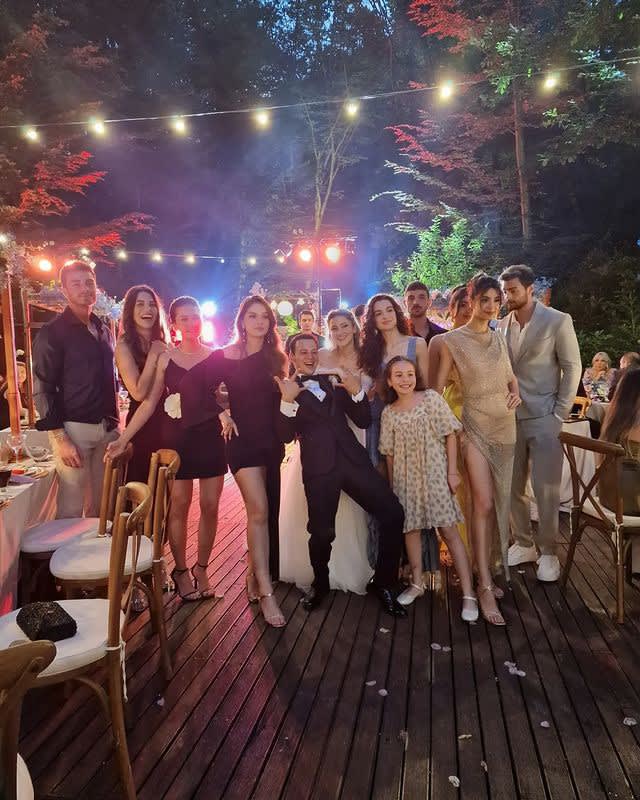 Los cuatro protagonistas de Hermanos se reencuentran en la vida real en la boda de su primo