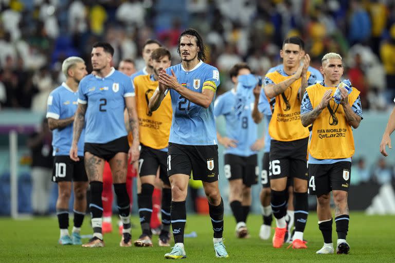 Los jugadores de Uruguay al final del partido contra Ghana por el Grupo H del Mundial, el viernes 2 de diciembre de 2022, en Al Wakrah, Qatar. (AP Foto(Themba Hadebe)