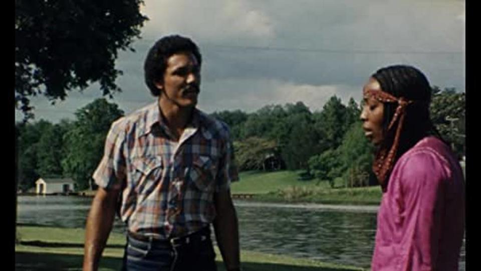 ‘Cane River’ (1982) en Coral Gables Art Cinema cuenta la historia de un romance prohibido en Luisiana que pone al descubierto las tensiones entre dos comunidades negras.