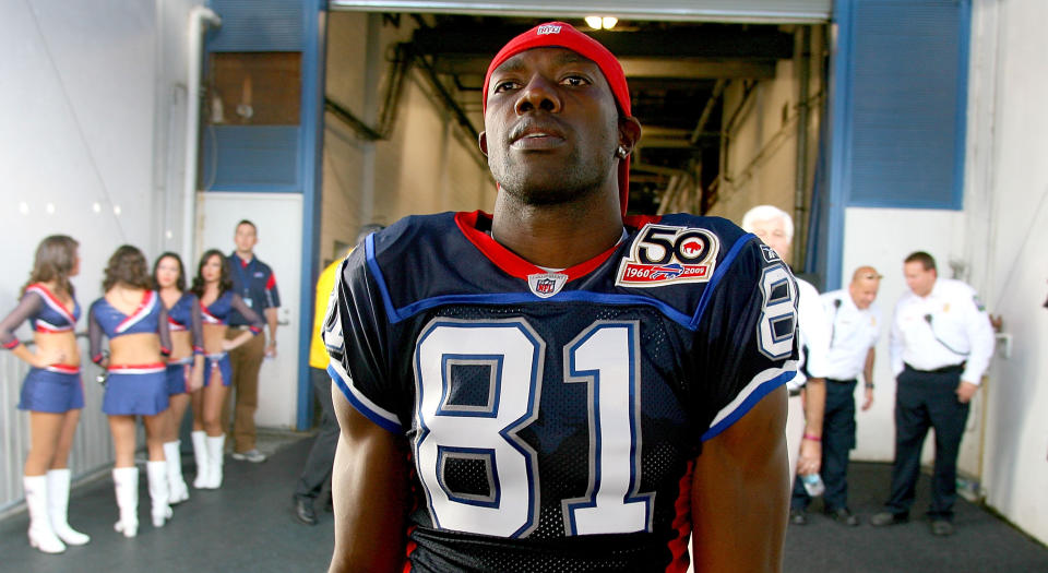 Terrell Owens may soon be back playing pro football. (Photo by Rick Stewart/Getty Images)