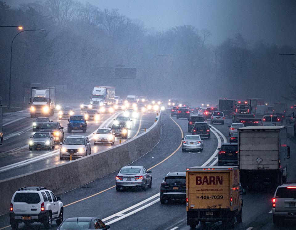 Long Island Expressway at East Hills, NY, at the start of a 2020 snowstorm