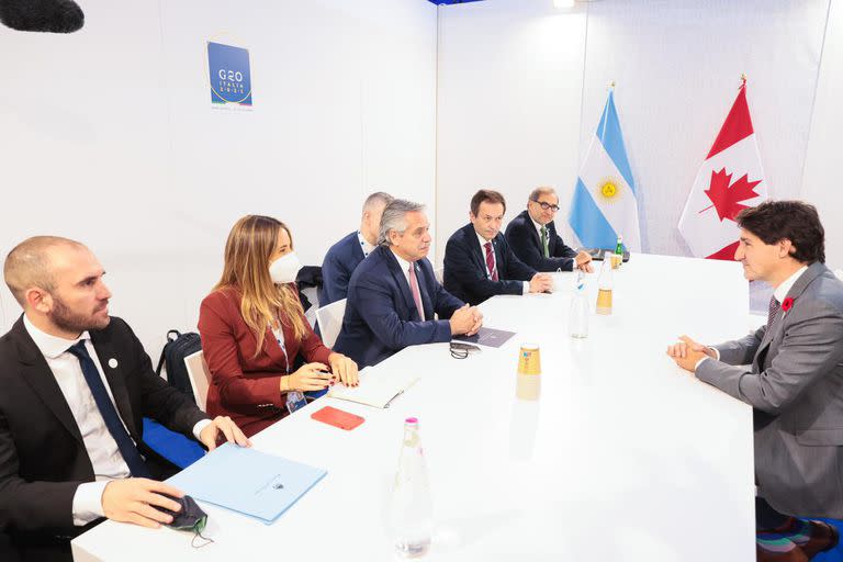 La delegación argentina junto a Justin Trudeau