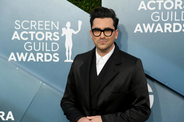 Dan Levy's mom calls out childhood bullies ahead of his SNL hosting gig