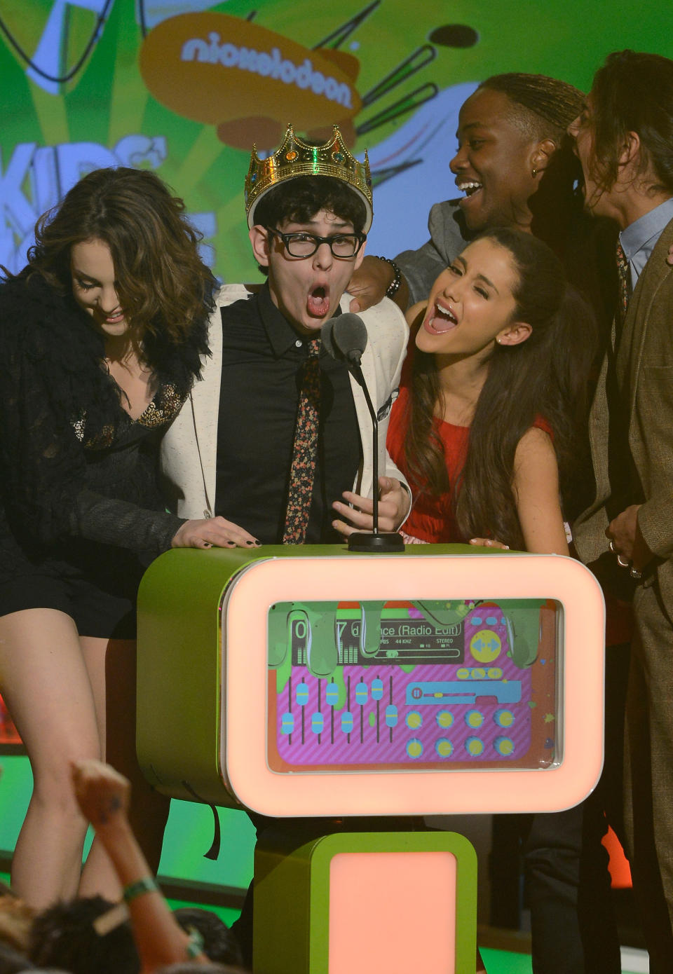 LOS ANGELES, CA - MARCH 23:  (L-R) Actors Elizabeth Gillies, Matt Bennett, Ariana Grande, Leon Thomas III and Avan Jogia accept the Favorite TV Show Award for 'Victorious' onstage during Nickelodeon's 26th Annual Kids' Choice Awards at USC Galen Center on March 23, 2013 in Los Angeles, California.  (Photo by Kevork Djansezian/Getty Images for KCA)