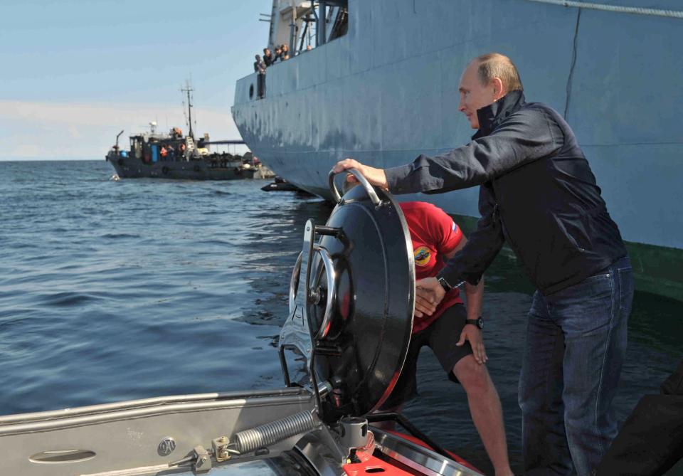 U-Boot-Ausflug-Putin-taucht-unter-2