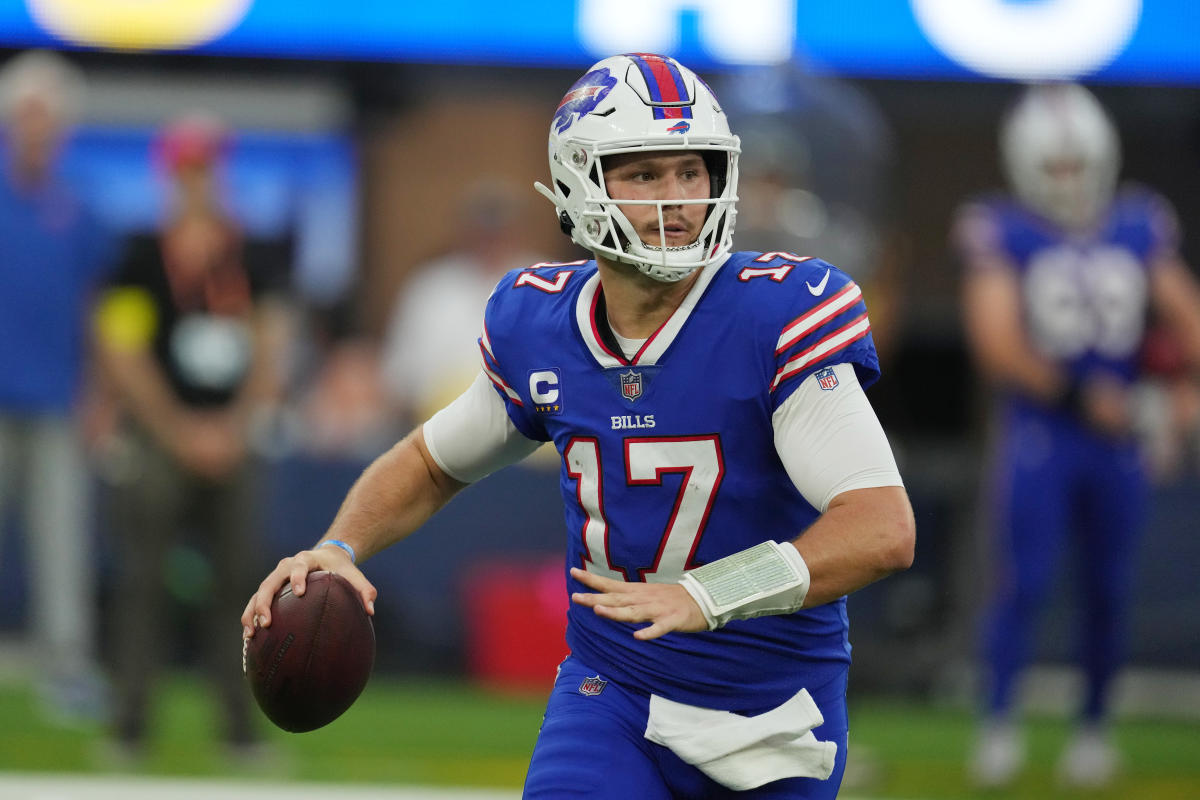 Bills put up historic stats in 31-10 win over the Rams