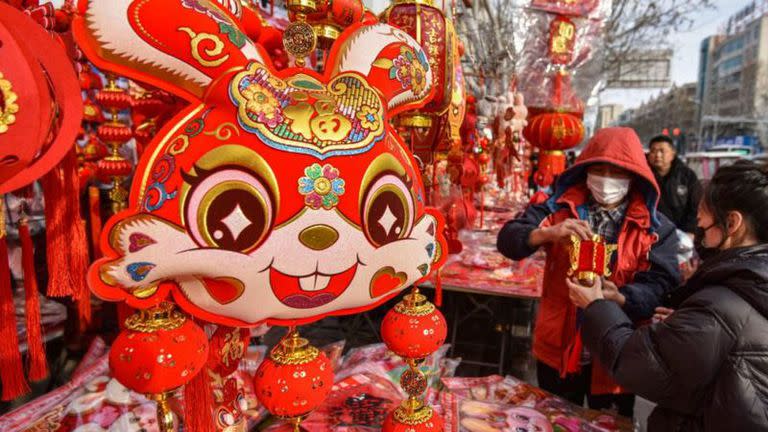 El signo del conejo -que constituye el cuarto de los 12 animales del zodíaco chino- representa destreza, ingenio y prosperidad en la cultura china.