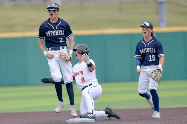 Hopewell's Panik adds Gold Glove to baseball accomplishments