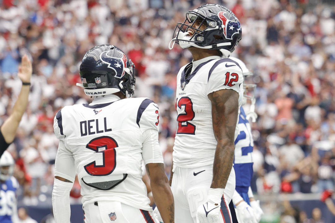 Los Texans tienen a dos de los mejores receptores abiertos de la NFL menores de 25 años. (Foto de Carmen Mandato/Getty Images)