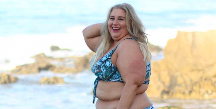 Plus-Size-Bloggerin Sarah Sapora schrieb einen inspirierenden Blogbeitrag darüber, dass sie zum ersten Mal seit Jahrzehnten einen Bikini trug. (Bild: Instagram/Sarah Sapora)