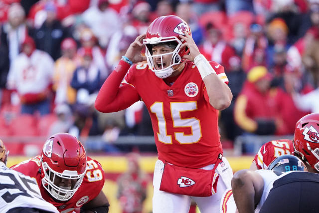 Patrick Mahomes Wears WNBA Legend's Shoes to Chiefs Game - Sports