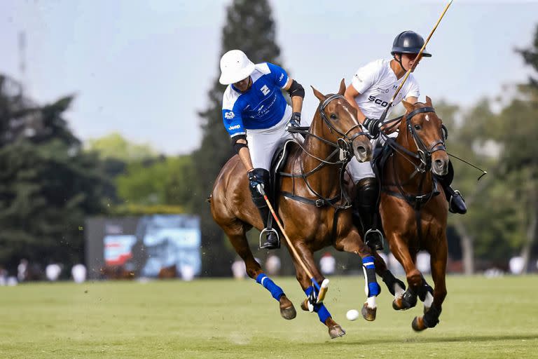 Gonzalo Pieres (h.) y Tomás Panelo, protagonistas de un cruce que ya es un pequeño clásico en la Triple Corona: Ellerstina vs. Cría La Dolfina; después de 20 años, la Z jugará su primer partido sin Facundo Pieres.