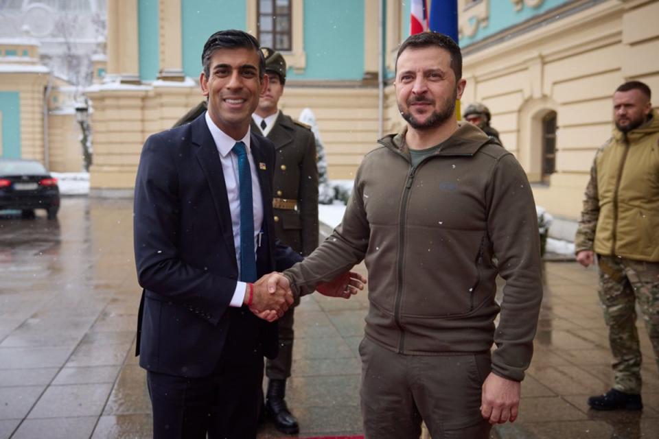 Rishi Sunak shaking hands with Ukraine president Volodymyr Zelensky (Ukrainian Presidential Press Office)