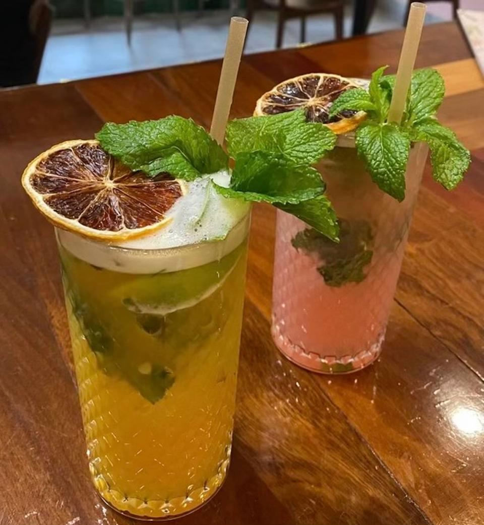 Mojito Day se celebra el 11 de julio y ese día el restaurante Caja Caliente de la chef Mika León celebra la ocasión con los mojitos a dólar. Se ofrece una variedad, el mojito tradicional cubano, y los de sabores como guayaba y maracuyá.