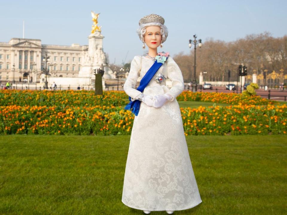 Kaum erschienen, schon ausverkauft: die "Queen Elizabeth II Barbie". (Bild: © Mattel 2022)