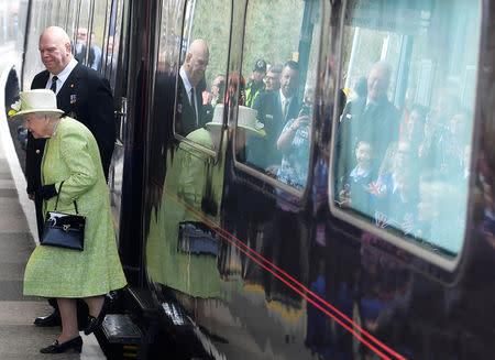 Britain's Queen Elizabeth arrives at Castle Cary Station, in Somerset, Britain March 28, 2019. REUTERS/Toby Melville