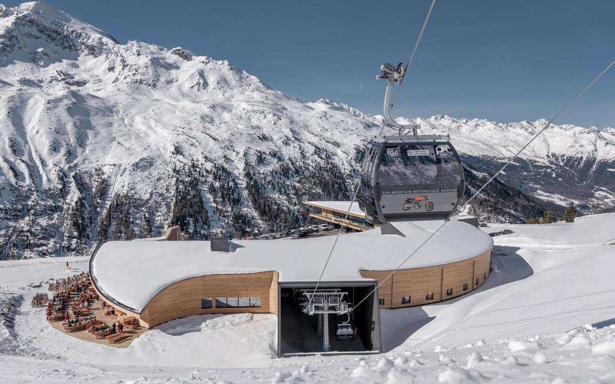 Starting at Hochgurgl's TOP Mountain Crosspoint the new Perrier-Jouët experience is the jewel in the resort's luxury crown - alexander maria lohmann