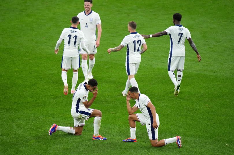 Jude Bellingham and Trent Alexaner-Arnold celebrating England's goal against Serbia.