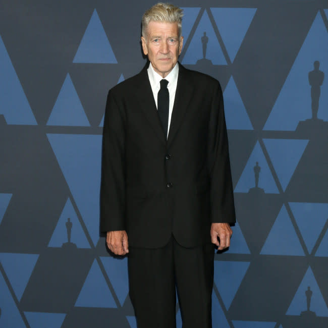 Esposa de David Lynch le pide el divorcio credit:Bang Showbiz