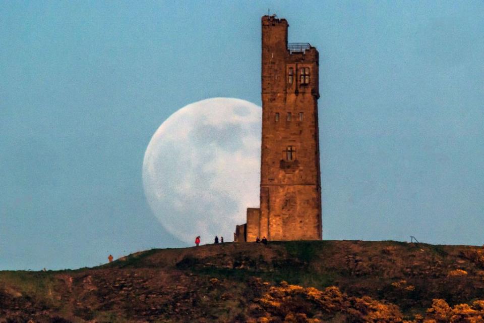 the flower moon is this year's last supermoon