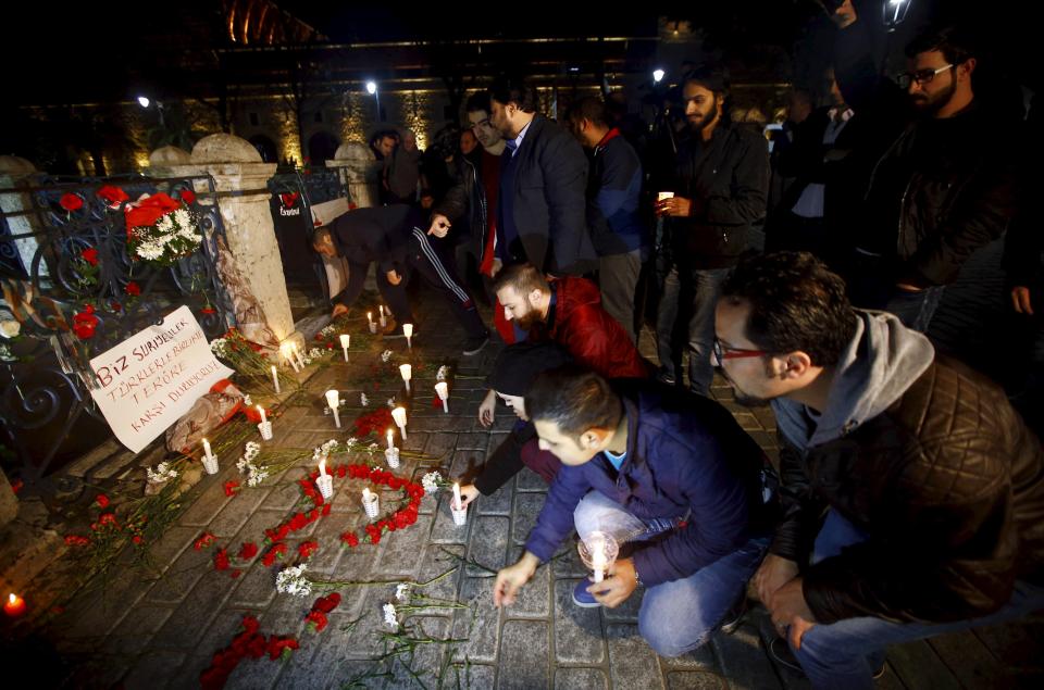 Deadly suicide bomb blast in Istanbul, Turkey