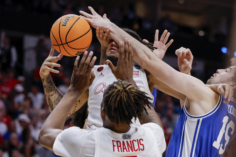 Filipowski scores 16, Duke beats Houston 5451 in Sweet 16 after All