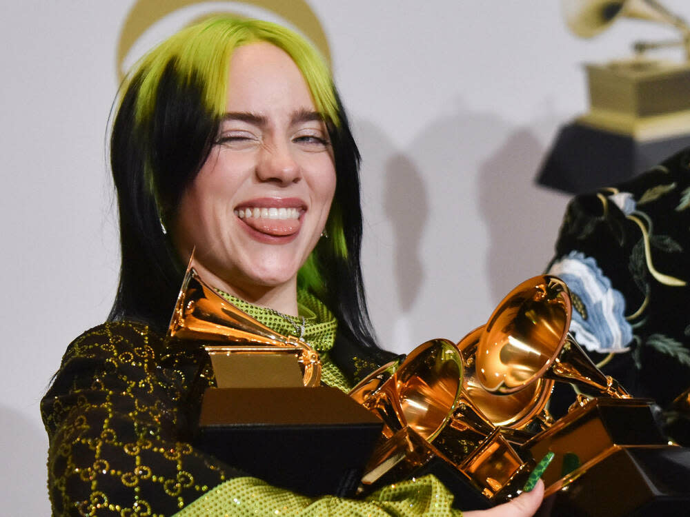 Billie Eilish mit ihren Grammy Awards (Bild: imago images/UPI Photo)