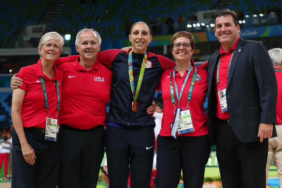 The longer break due to the coronavirus pandemic could help Diana Taurasi (center) and Team USA women's hoops. (Photo by Tom Pennington/Getty Images)