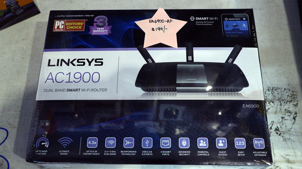 The Linksys EA6900-AP is the alternative AC1900-class router, without all the bells and whistles. AC1900 routers offer one 5GHz band at 1300Mbps and one 2.4GHz band at 600Mbps. As Linksys’s star buy, you can grab it at S$199 (U.P. S$229) over at Expo Hall 5, Booth 5087.