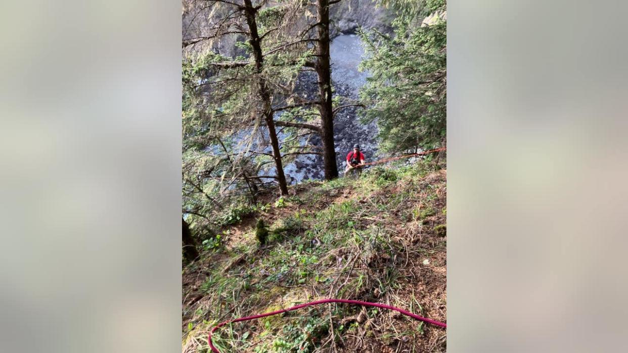 <div>Sixty-nine-year-old Richard Ehrhart, of San Jose, fell to his death on Sunday while hiking with his wife in Oregon.</div>
