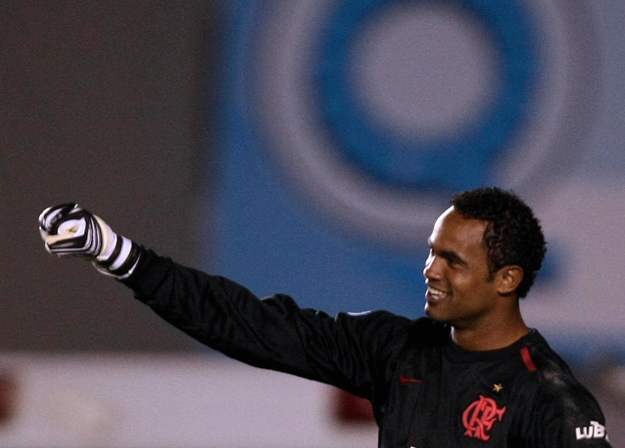 Bruno de Souza, arquero del Flamengo de Brasil, celebra un gol de su equipo durante la Copa Libertadores de 2008. (Foto: VANDERLEI ALMEIDA/AFP via Getty Images)