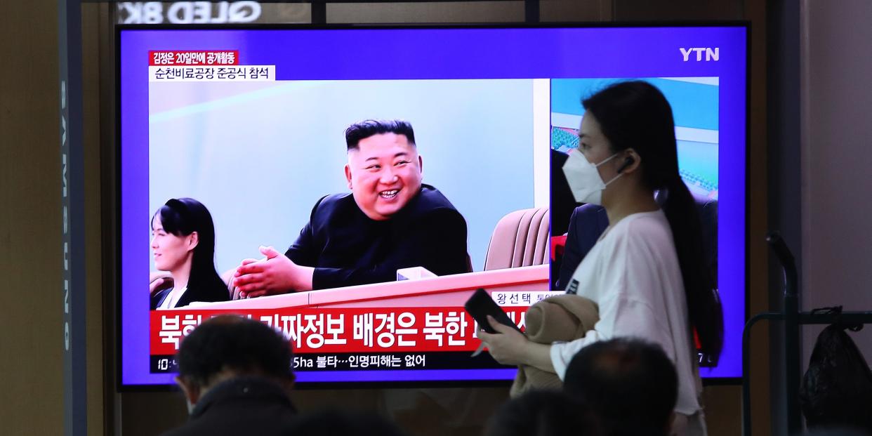 SEOUL, SOUTH KOREA - MAY 02: People watch a television broadcast reporting an image of North Korean leader Kim Jong-un during a news program on May 02, 2020 in Seoul, South Korea. North Korean leader Kim Jong-un attended a fertilizer factory completion ceremony, state media reported Saturday, his first public appearance after 20 days of absence that sparked rumors about his health. (Photo by Chung Sung-Jun/Getty Images,)