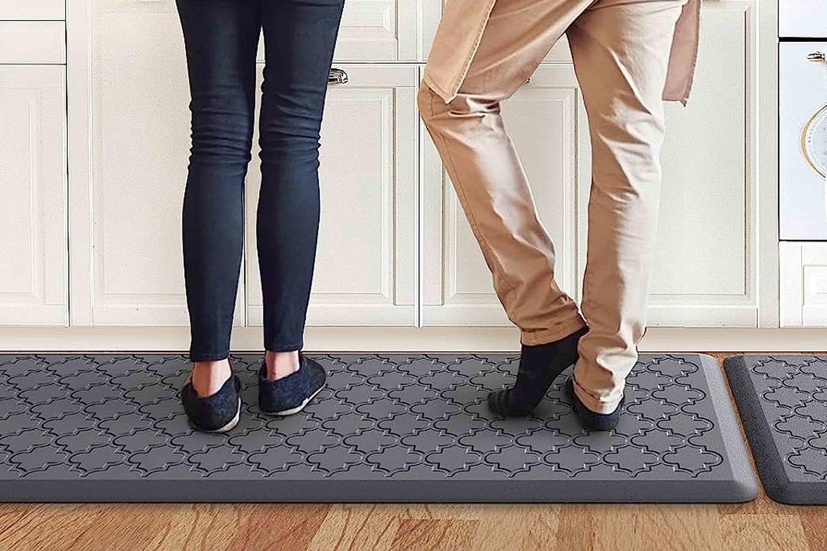 This Comfortable, Easy-to-Clean Kitchen Mat Has Received '6 Stars