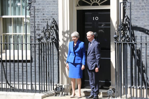 Former Prime Minister Theresa May and her husband Philip May. (Photo: Anadolu Agency via Getty Images)