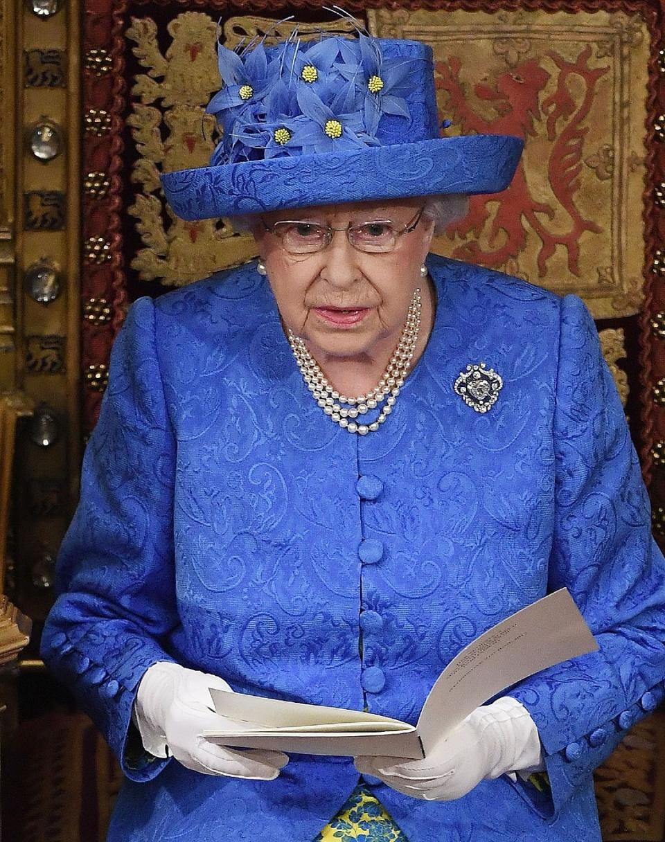 Queen Elizabeth II's 'EU' hat, 2017