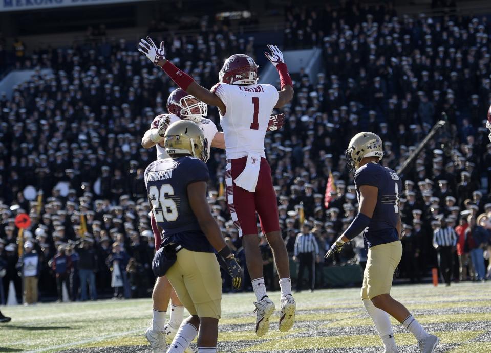 Temple wide receiver Ventell Bryant (1) caught a touchdown in the first quarter of the win over Navy. (AP Photo/Nick Wass)