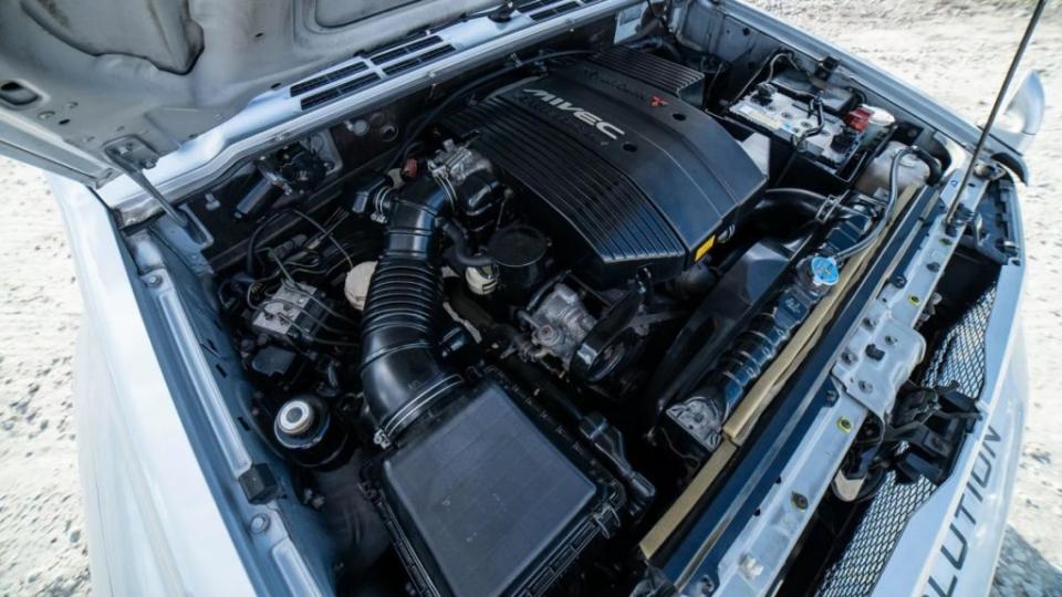 Pajero Evoultion搭載280匹的3.5升自然進氣V6引擎，搭配雙速加力箱的四傳系統。(圖片來源/ ASG Miami)
