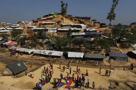 Rohingya refugee children play at Balukhali refugee camp near Cox's Bazar, Bangladesh, November 29, 2017. REUTERS/Susana Vera