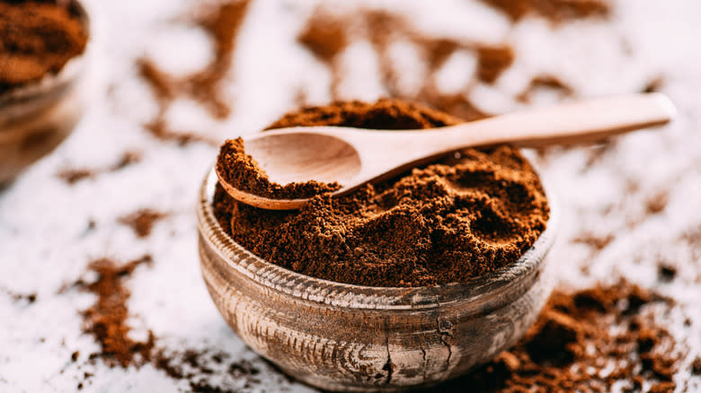 Espresso powder in jar