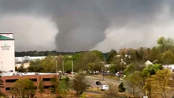 PHOTO: A tornado passes through Little Rock, Arkansas, Mar. 31, 2023. (Aaron Borders)